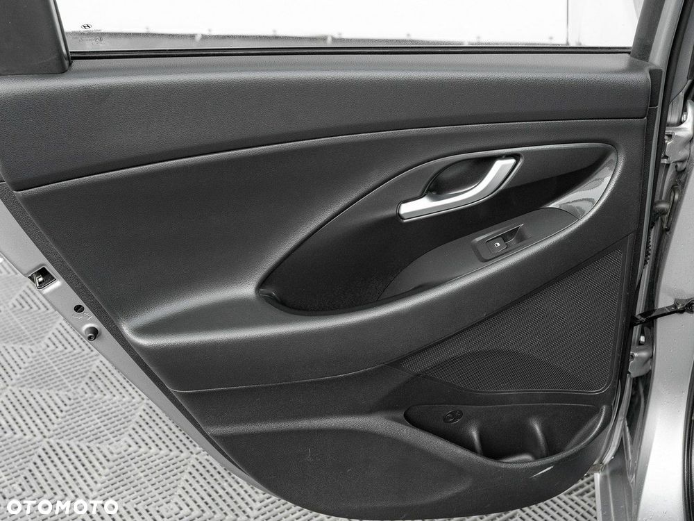 Hyundai i30 1.5 DPI Classic + - 22