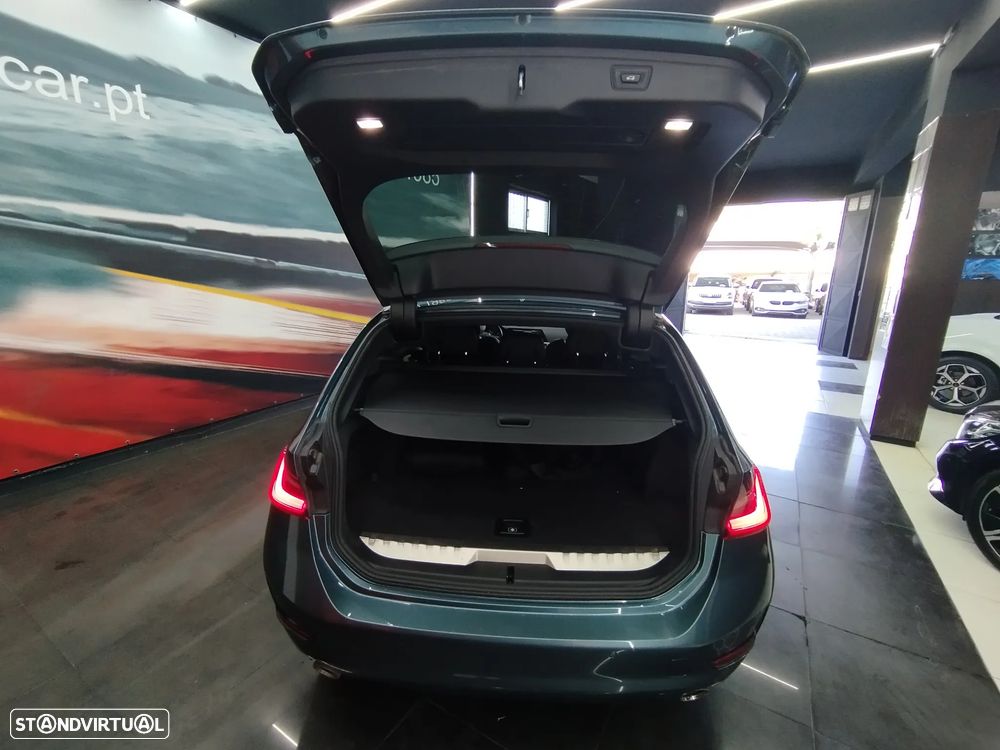 BMW 320 e Touring Corporate Edition Auto - 14