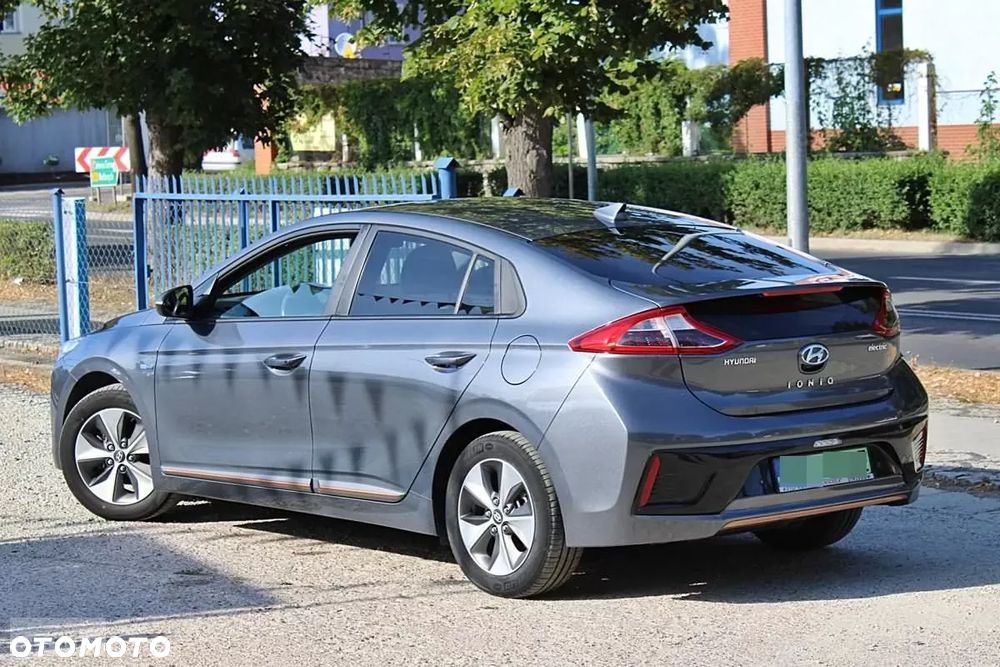 Hyundai IONIQ - 9