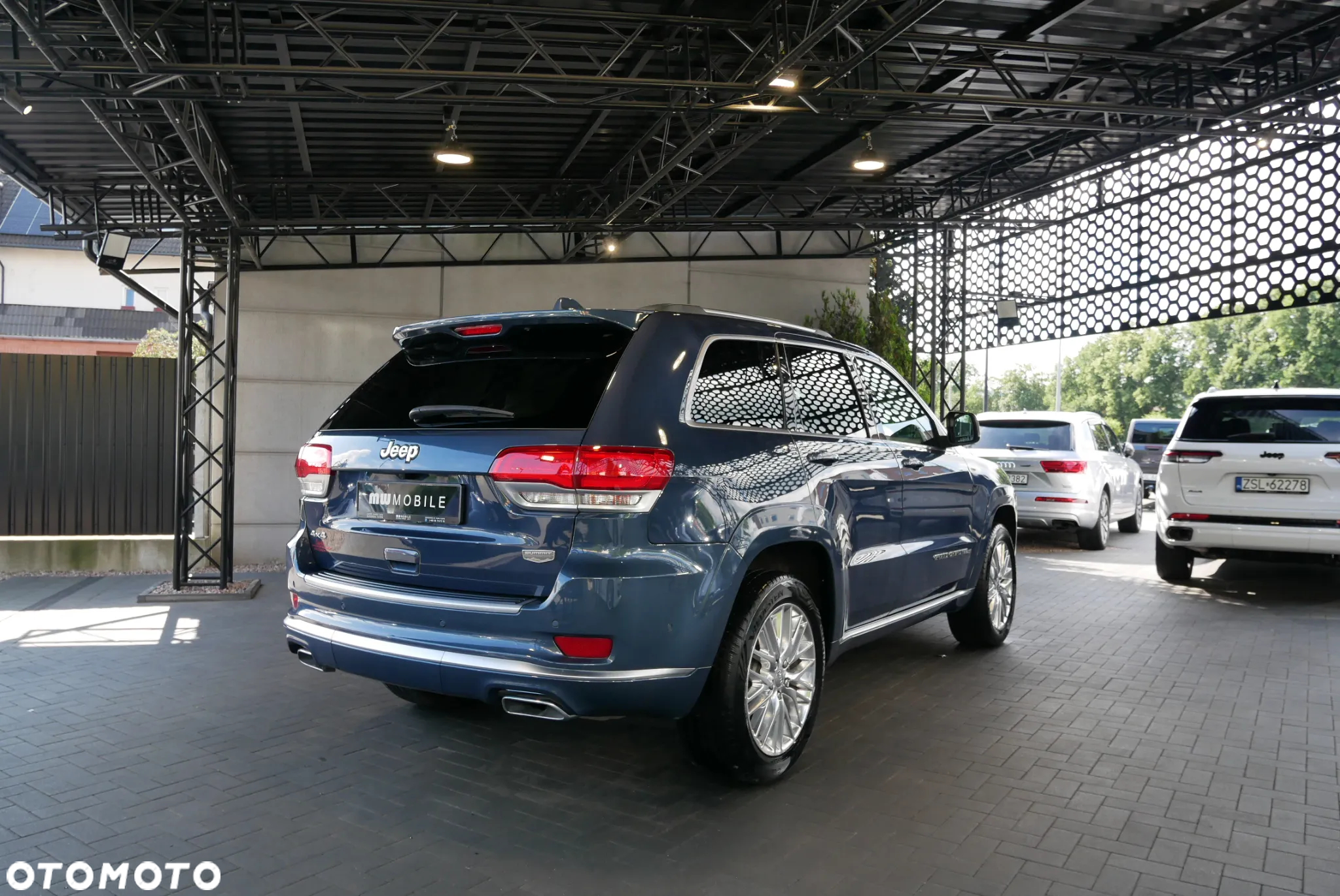 Jeep Grand Cherokee 5.7 V8 HEMI Summit - 3