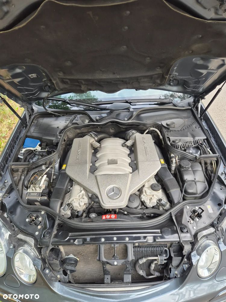 Mercedes-Benz Klasa E 63 AMG - 12