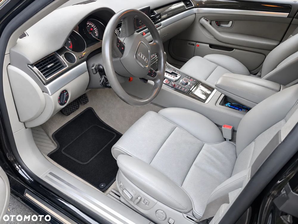 Audi S8 - 10