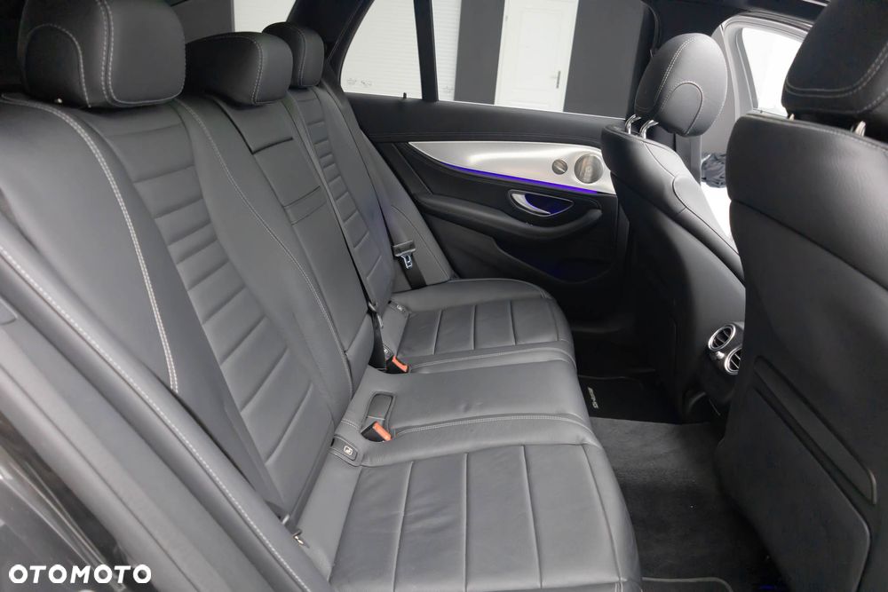 Mercedes-Benz Klasa E 300 de PHEV 4-Matic Avantgarde 9G-Tronic - 37