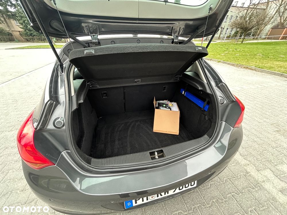 Opel Astra 1.6 Turbo Cosmo - 10