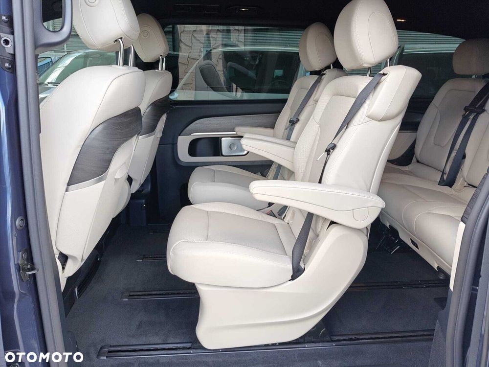 Mercedes-Benz Klasa V - 8