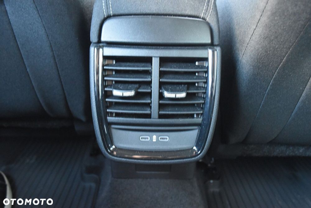 Skoda Kamiq 1.0 TSI Selection - 32