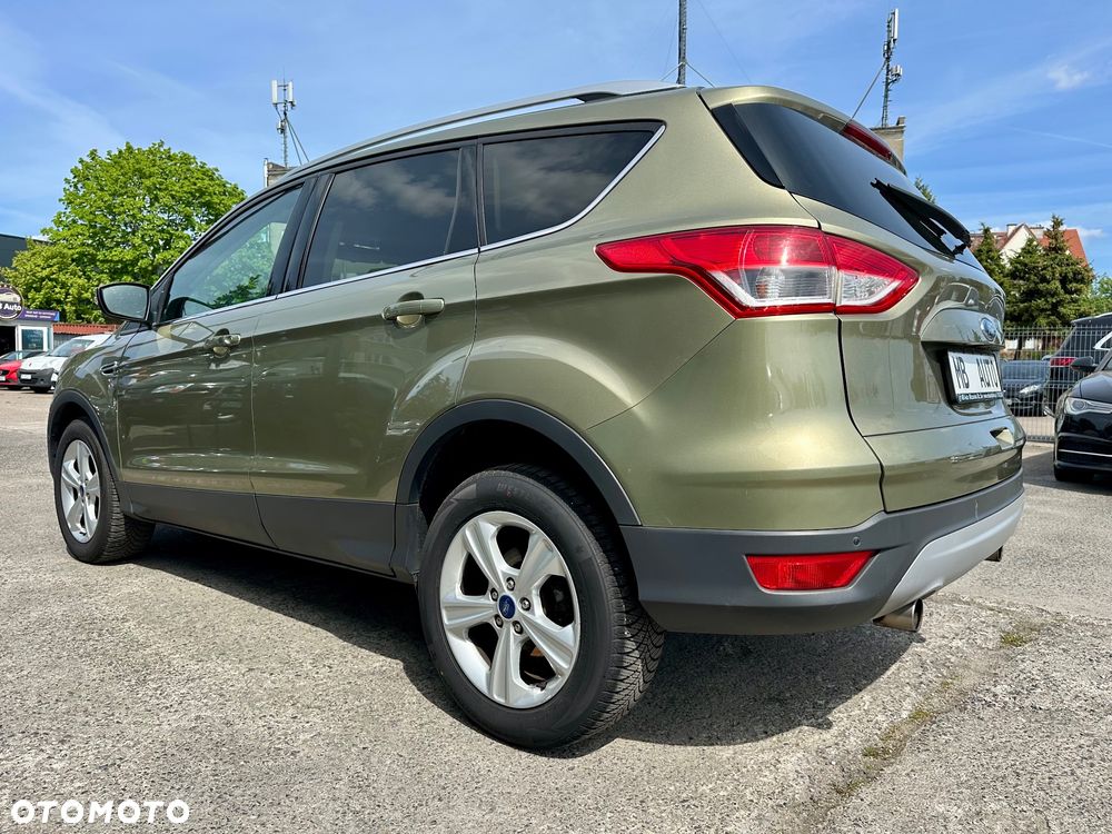 Ford Kuga 1.6 EcoBoost 2x4 Trend - 4