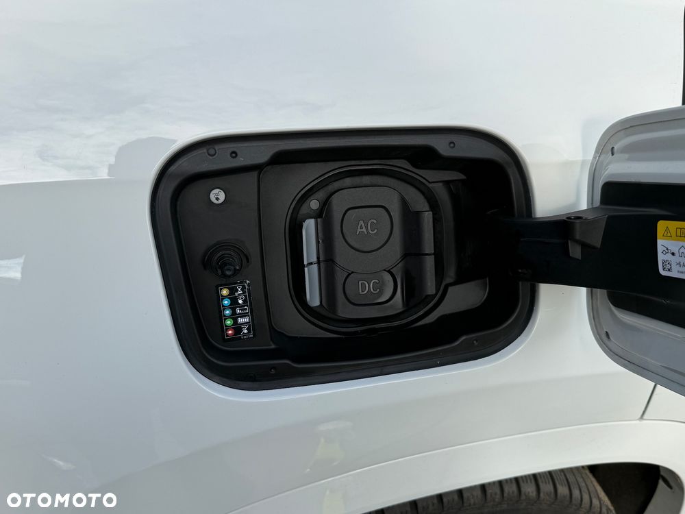 BMW iX1 eDrive20 66.5kWh M Sport Edition - 28