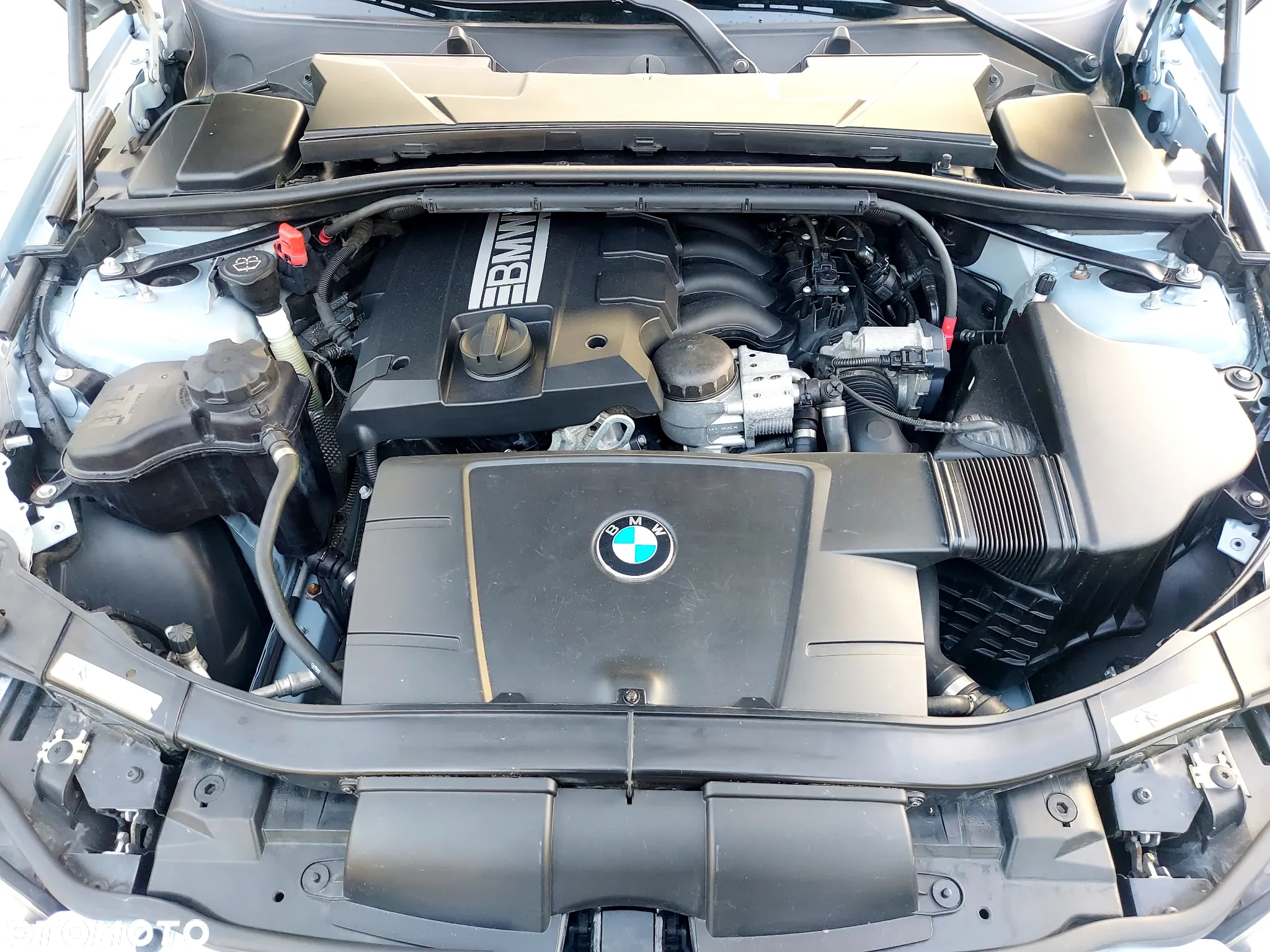 BMW Seria 3 318i - 21