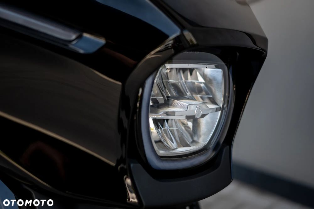 Harley-Davidson Touring Street Glide - 14