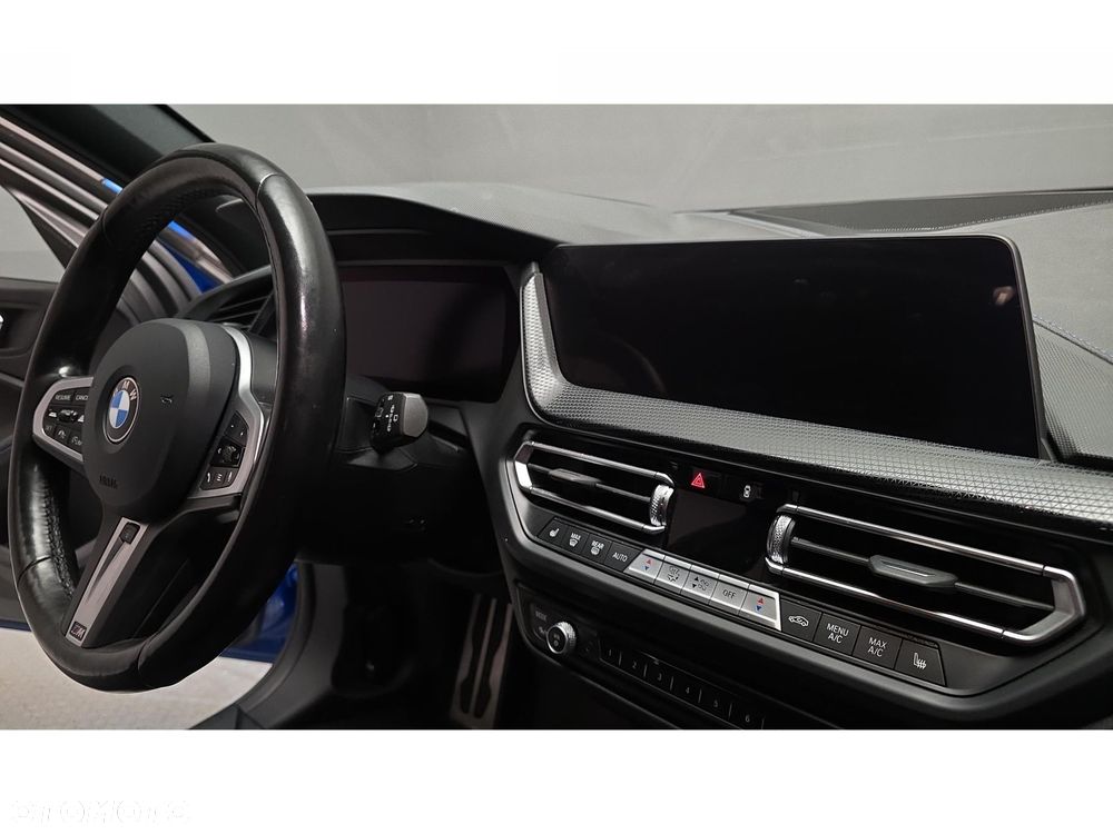 BMW Seria 1 118i - 32