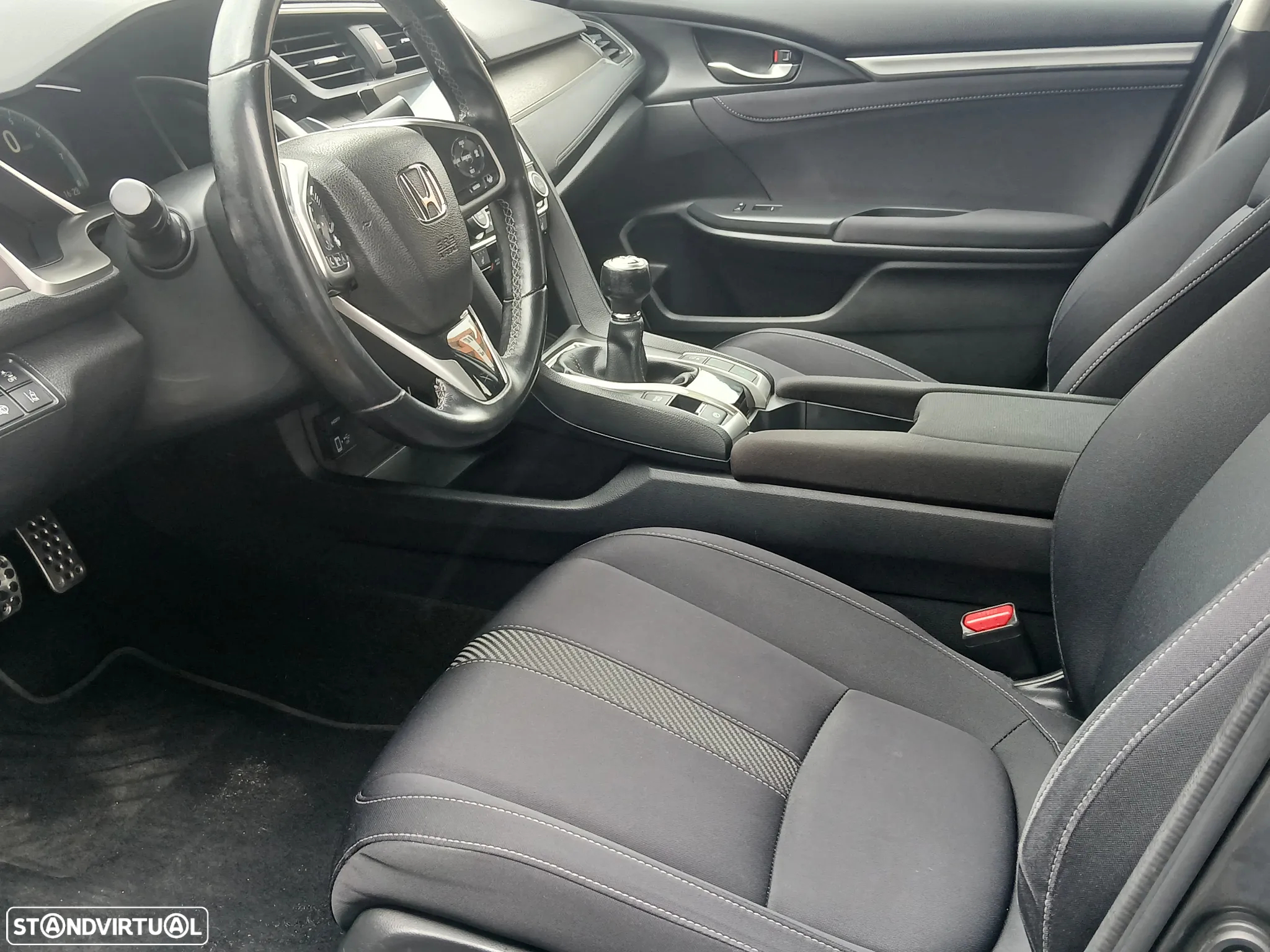 Honda Civic 1.5 i-VTEC Sport - 36