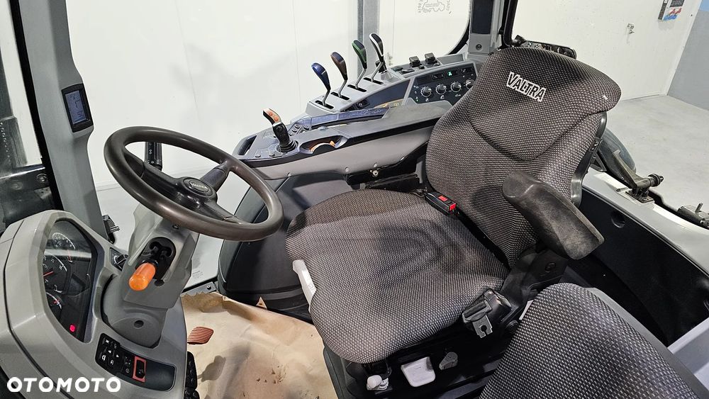 Valtra N134 Active  Ładowacz Quick N104/N114e/N124/N134/N154e/N174 T133 T134 VERSU Ładowacz Quick N104/N114e/N124/N134/N154e/N174 T133 T134 - 5