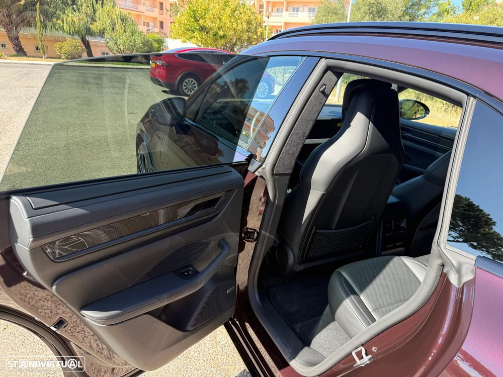 Porsche Macan Electric Turbo - 24
