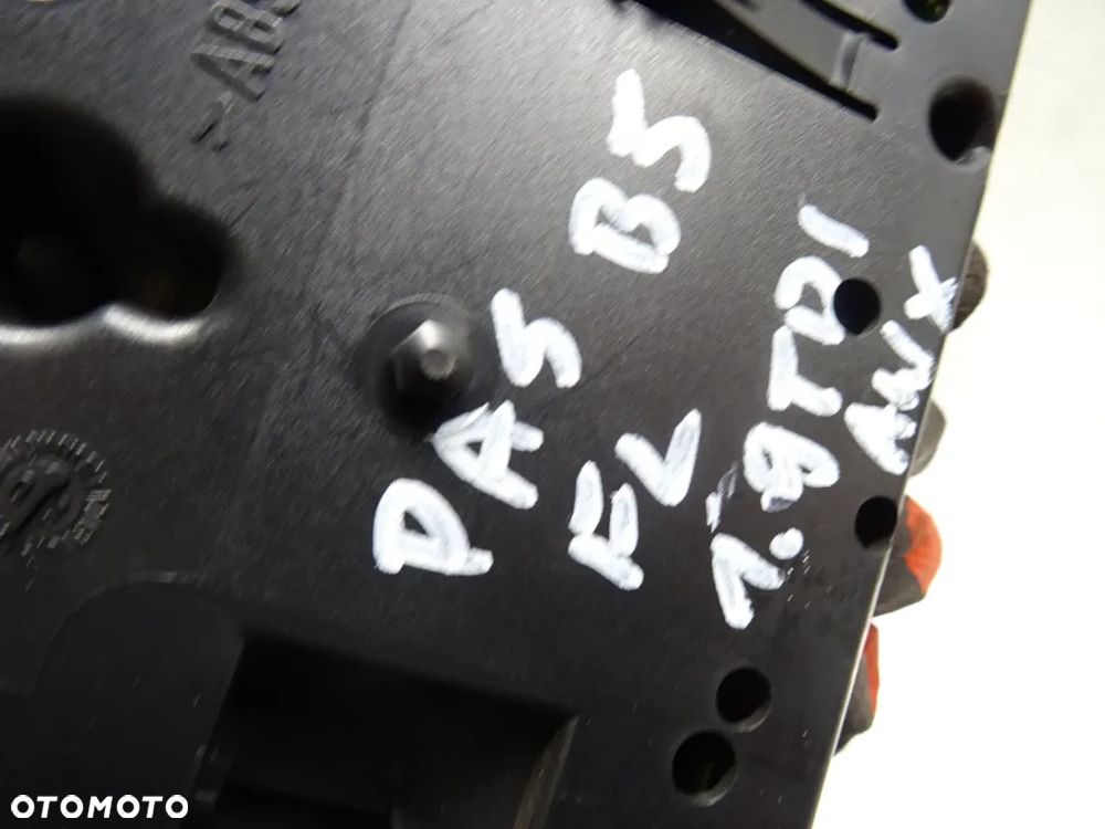 VW PASSAT B5 LIFT 1.9TDI LICZNIK ZEGAR ZEGARY 3B0920827A - 2