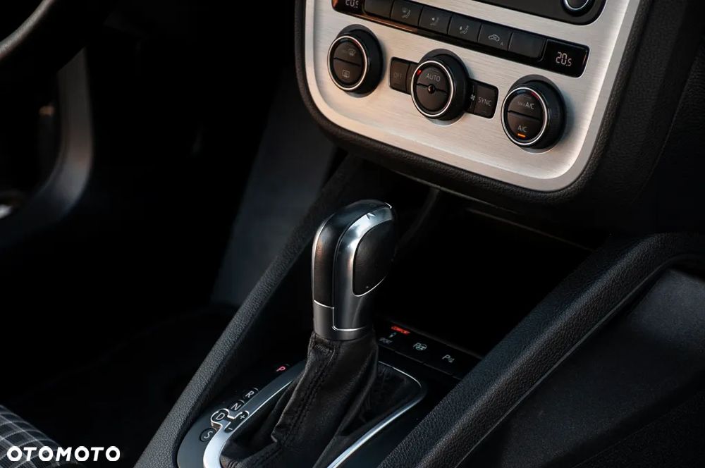 Volkswagen Scirocco 2.0 TSI (BlueMotion Technology) DSG - 21