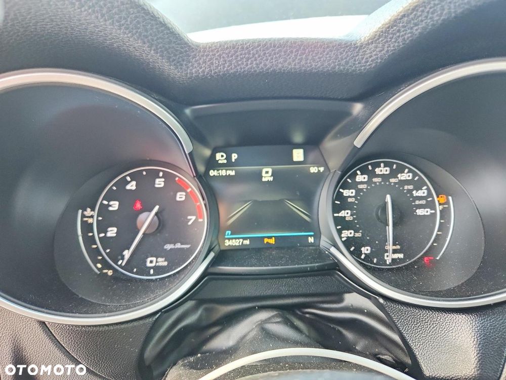 Alfa Romeo Stelvio 2.0 Turbo 16V AT8-Q4 Ti - 12