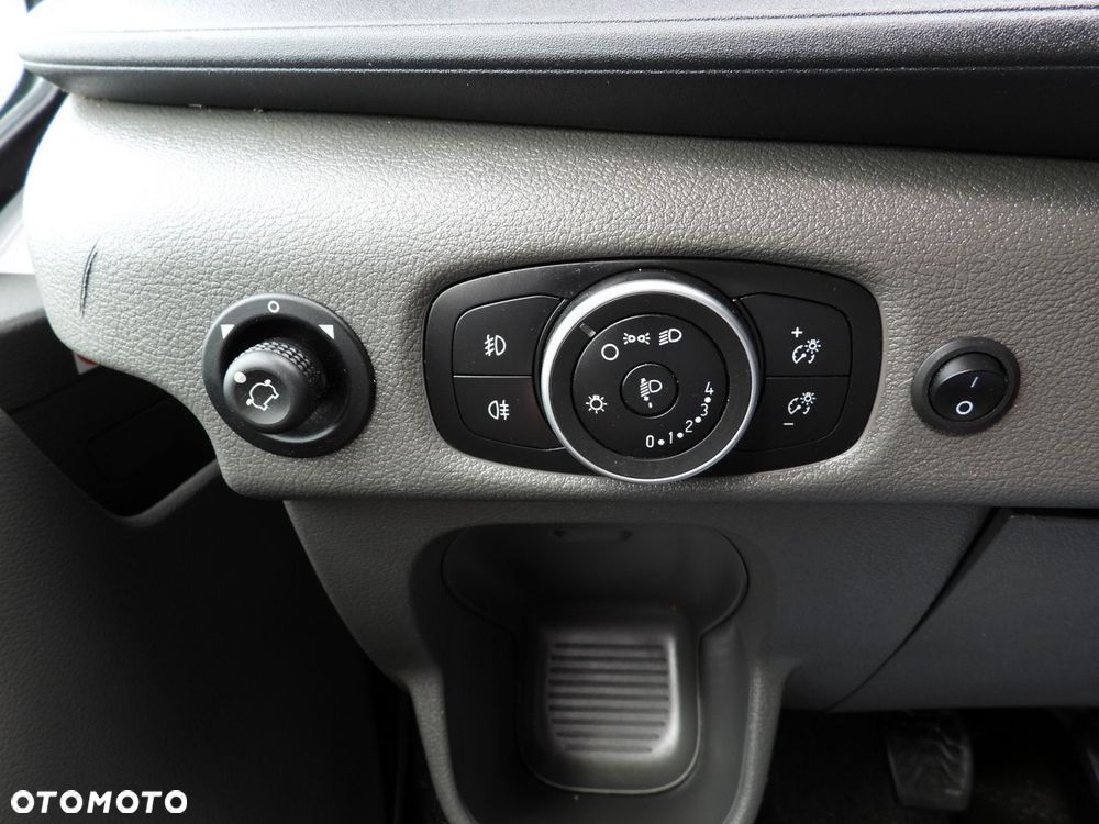 Ford TRANSIT CHŁODNIA KONTENER 0*C 8 PALET TEMPOMAT BLIŹNIACZE KOŁA KLIMATYZACJA  130KM - 28
