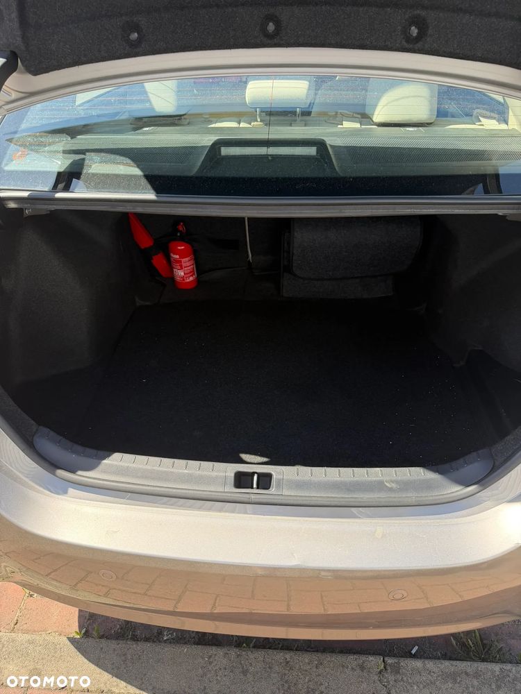 Toyota Corolla 1.6 Premium - 11
