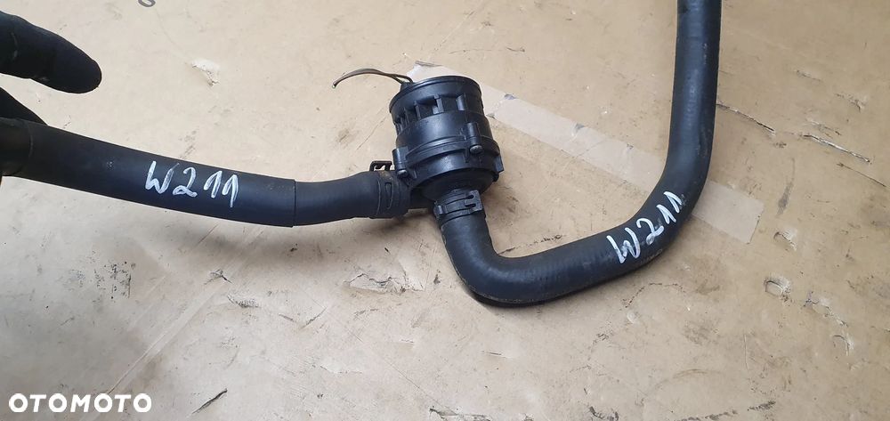 Dodatkowa pompka obiegu wody węże Mercedes E-Klasa W211 3.0 CDI A2118350364 A2118302515 - 10