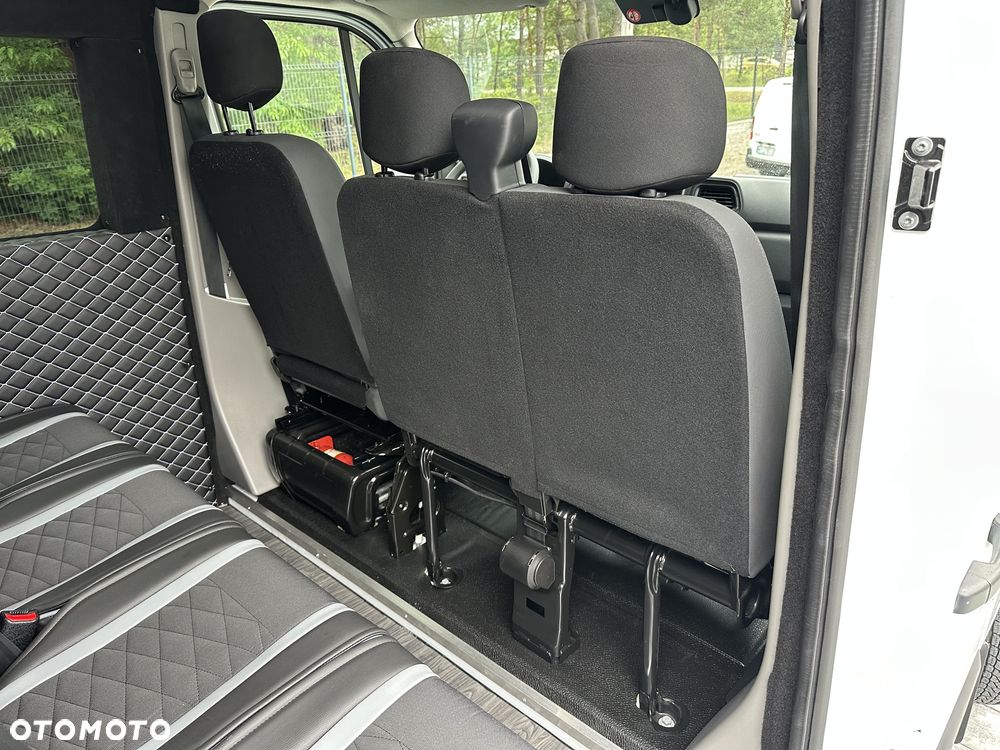 Iveco L4H2 Brygadowy 7 osób / Najbogatsza wersja wyposażenia / Koła bliźniacze / DMC 3500kg / Hak 3500kg / Niski przebieg / Salon PL / Stan jak nowy / Ładowność 904kg / FV23% - 23