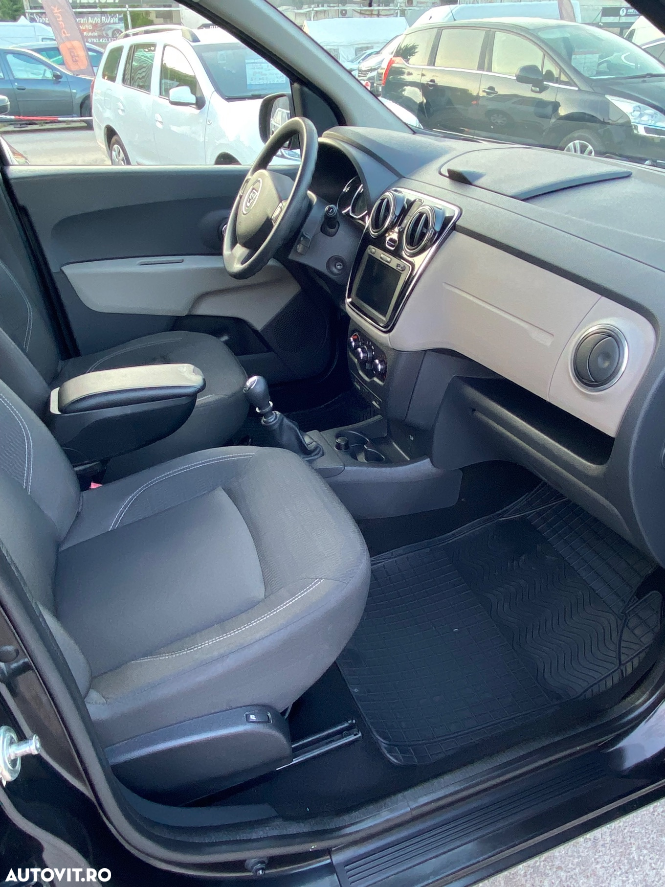 Dacia Lodgy 1.5 dCi 109 CP Laureate - 9