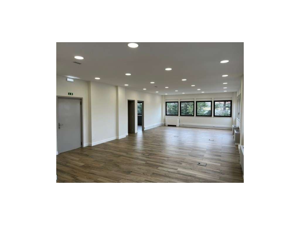 Escritório para arrendamento - Oeiras / Queluz de Baixo - 200 m2 - Grande imagem: 2/23