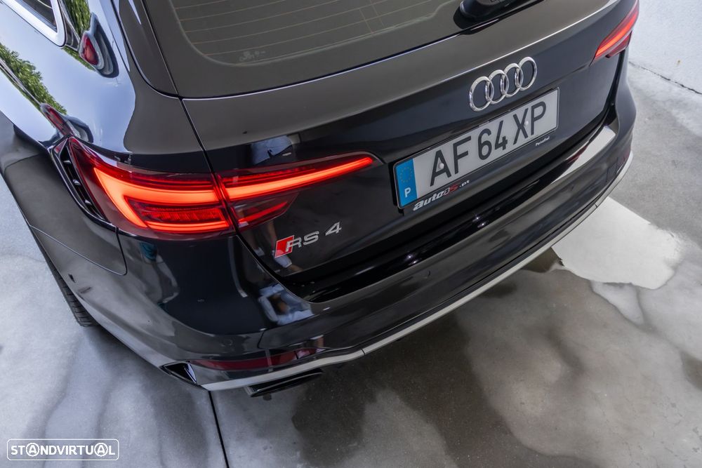 Audi RS4 Avant - 15