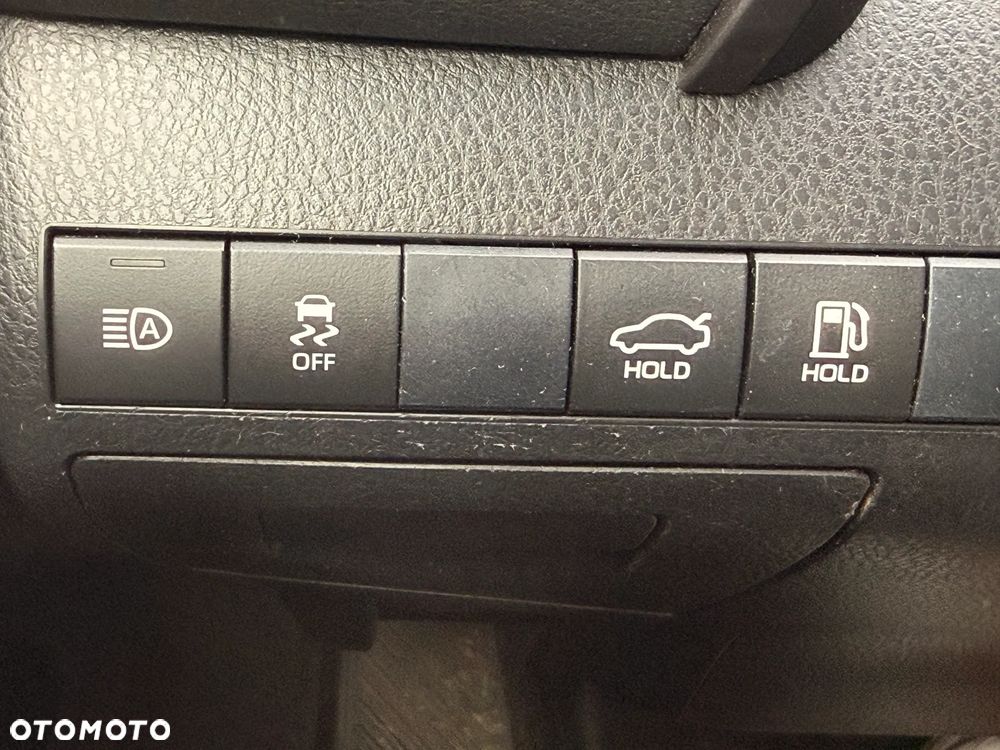 Toyota Camry 2.5 Hybrid Executive CVT - 19