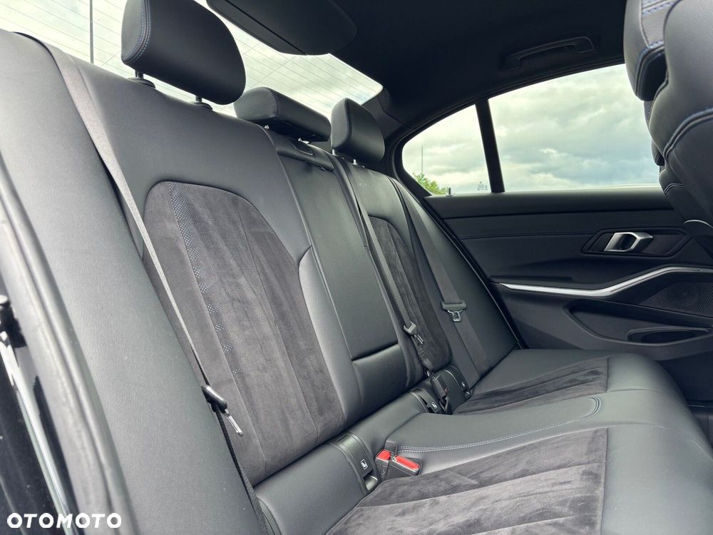 BMW Seria 3 318i M Sport - 20
