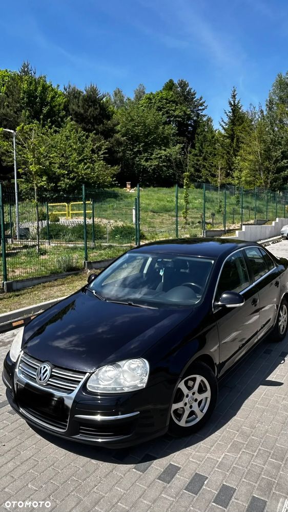 Volkswagen Jetta 1.9 TDI Comfortline - 2