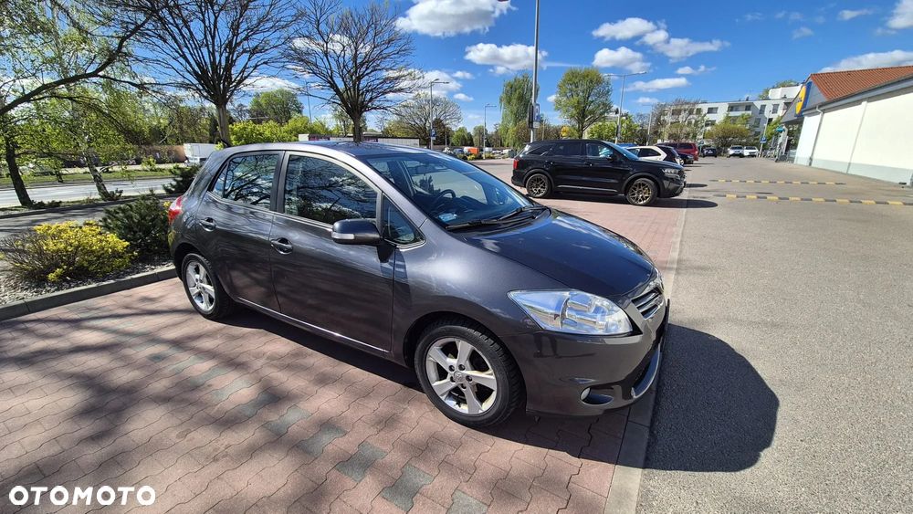 Toyota Auris 1.6 Edition - 1