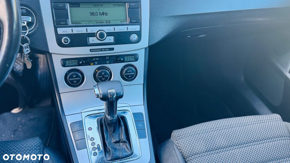 Volkswagen Passat 2.0 TDI DPF Comfortline DSG - 7