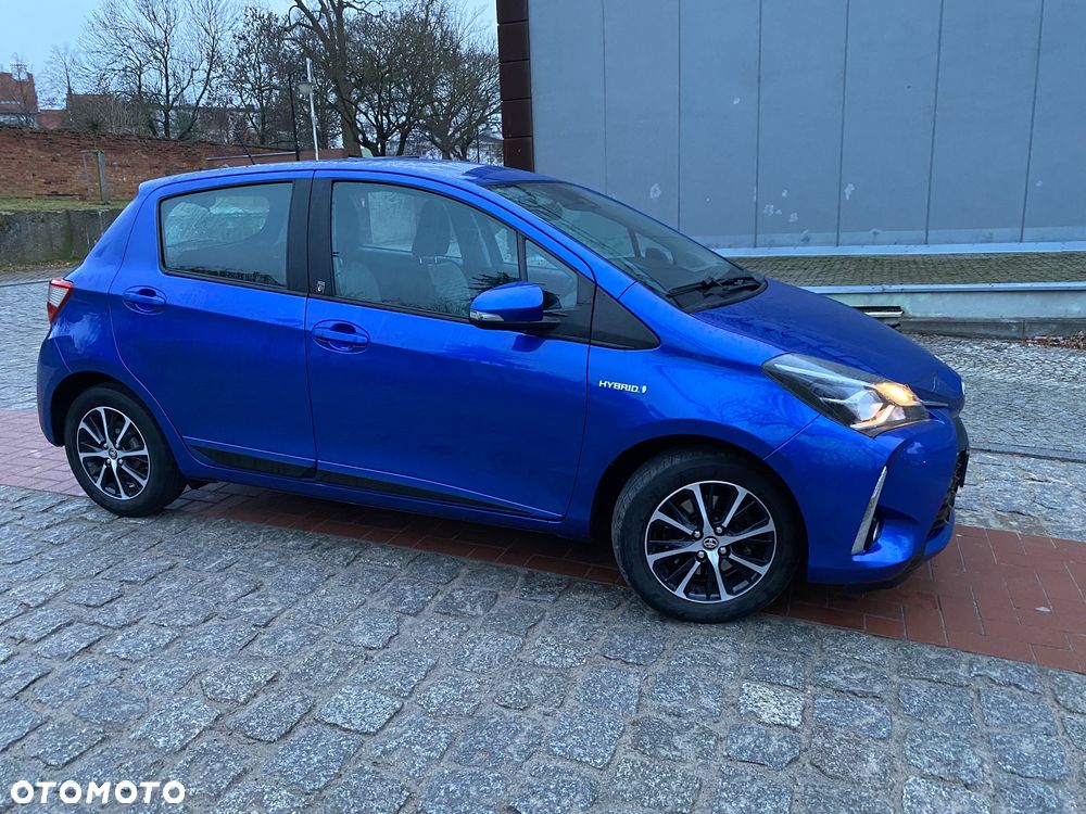 Toyota Yaris 1.5 VVT-i Team Deutschland - 18