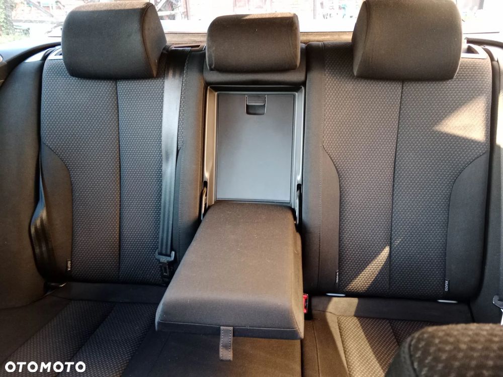 Volkswagen Passat 1.9 TDI DPF Trendline - 7