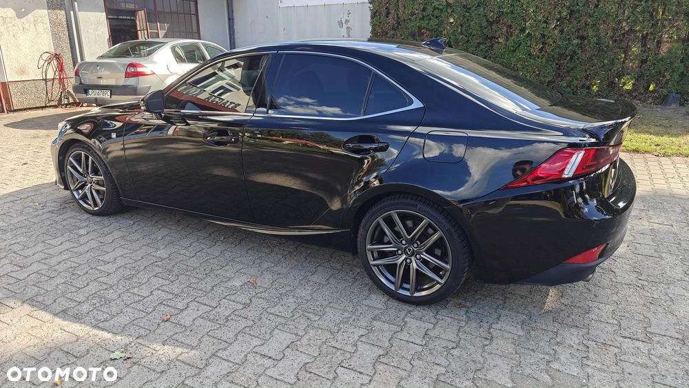 Lexus IS - 5