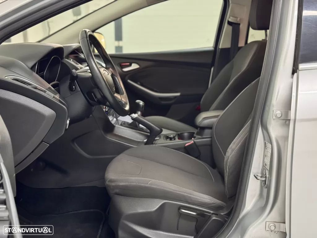 Ford Focus SW 1.6 TDCi Titanium Best - 28