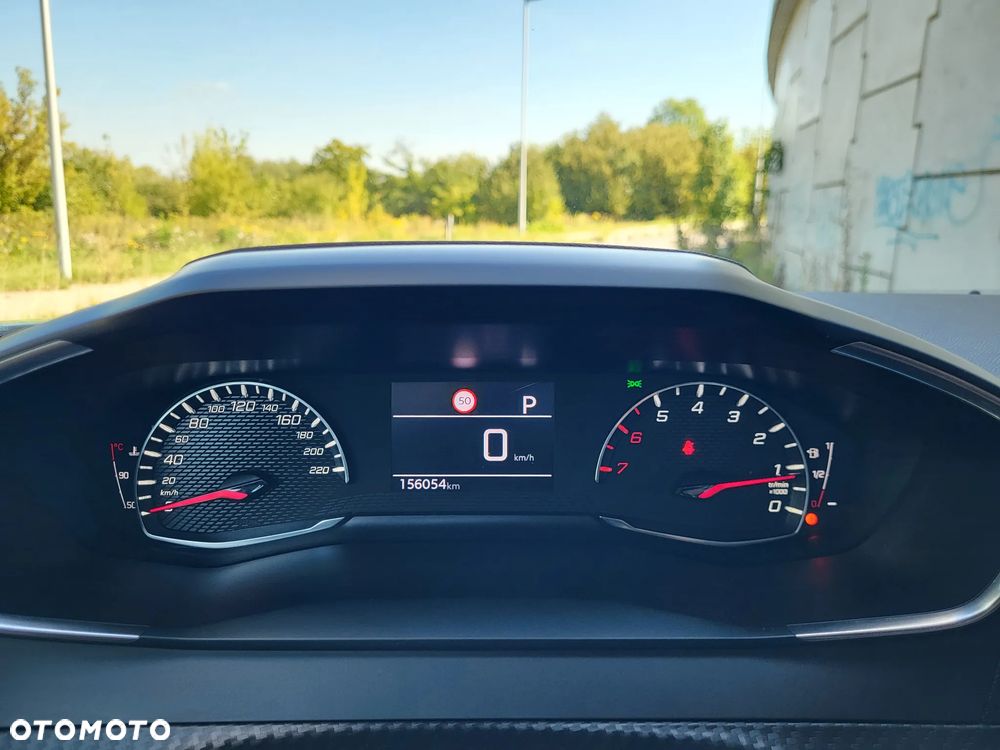 Peugeot 2008 - 9