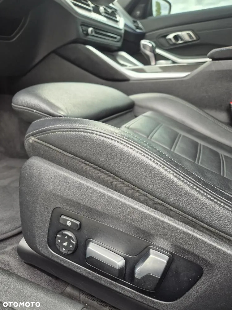 BMW Seria 3 M340i xDrive sport - 13