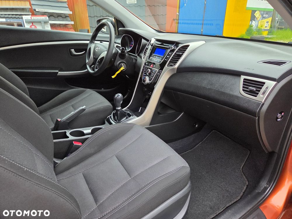 Hyundai i30 1.4 Classic + - 19