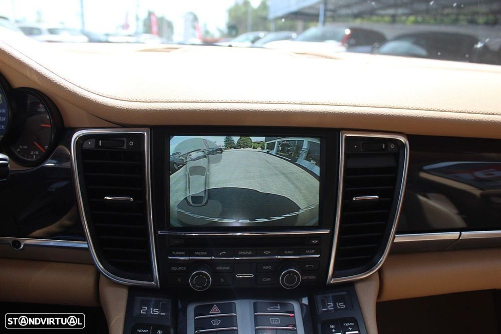 Porsche Panamera Platinum Edition - 8