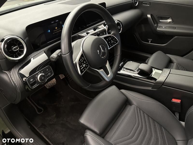 Mercedes-Benz Klasa A 180 7G-DCT - 11