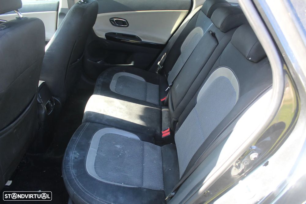 Kia Ceed SW 1.6 CRDi ECO - 8