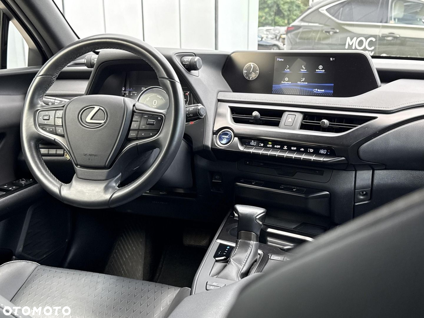 Lexus UX - 25