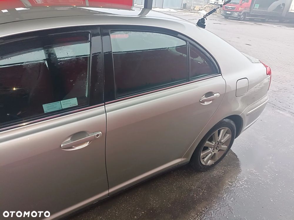 Toyota Avensis 1.8 VVT-i Luna - 10