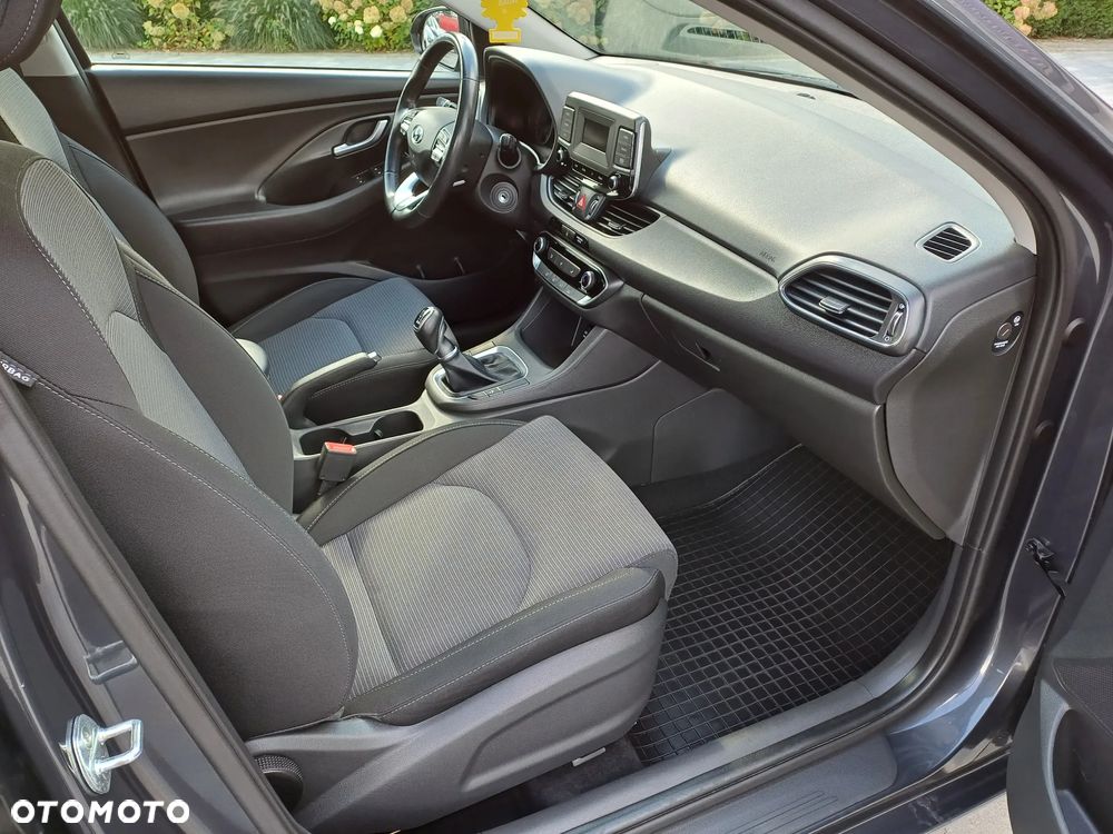 Hyundai i30 1.5 DPI Classic + - 39