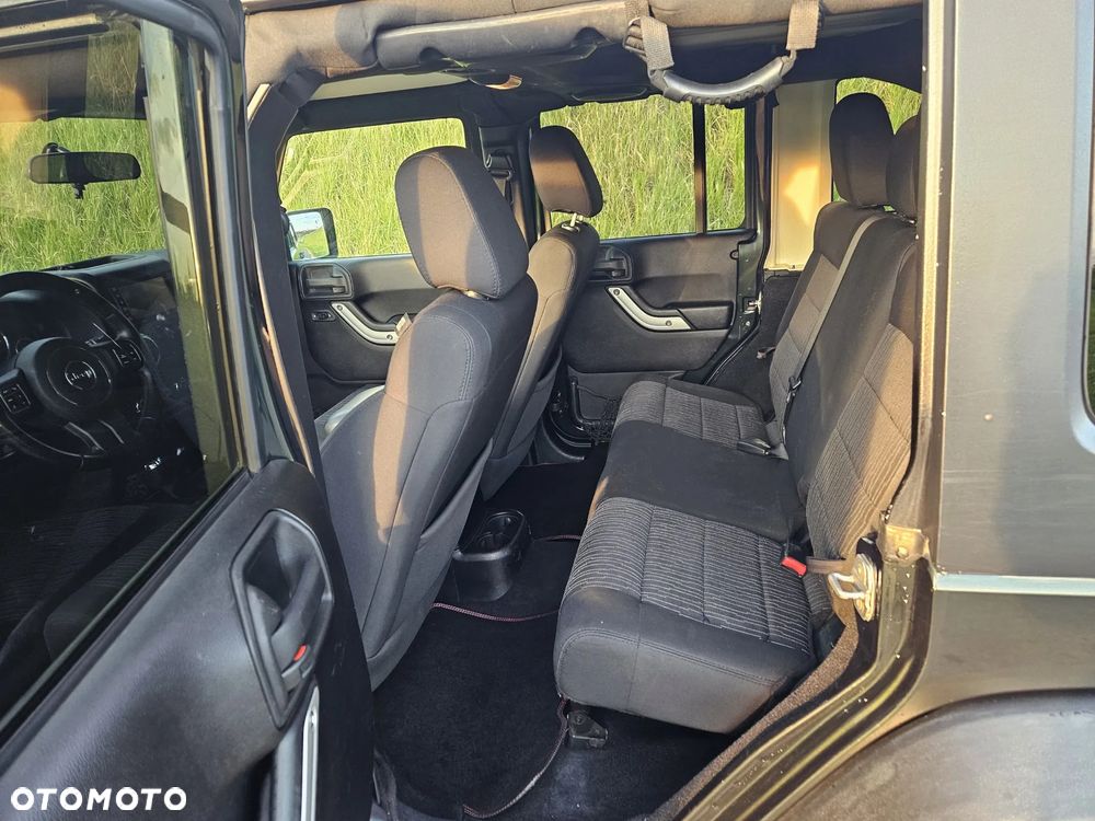 Jeep Wrangler 2.8 CRD Unlim Rubicon - 11