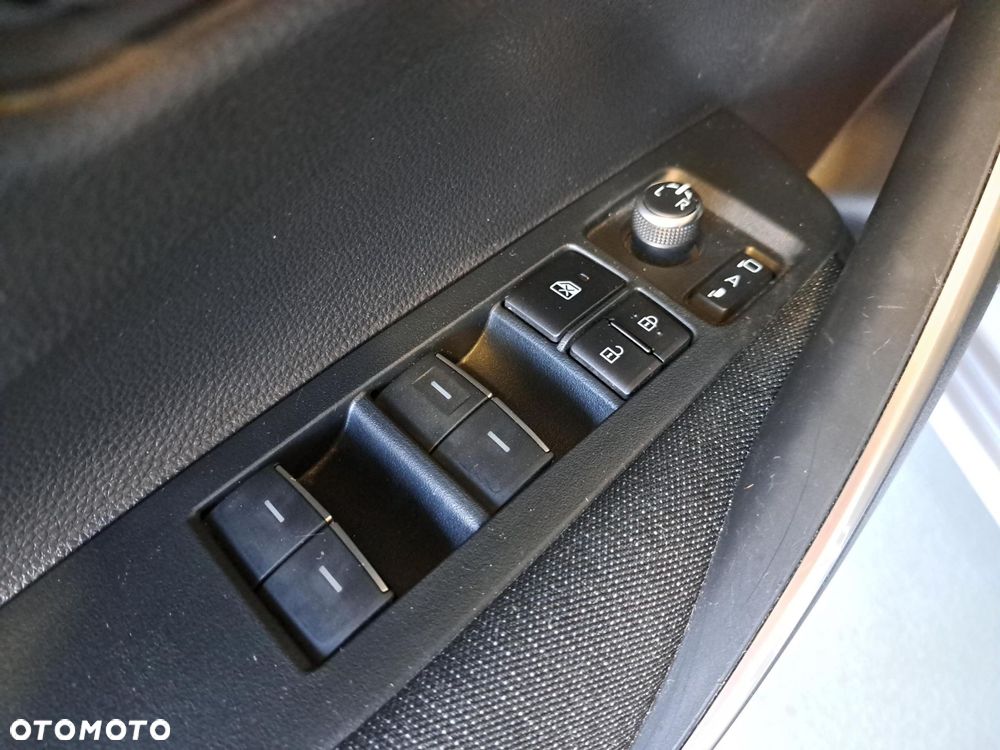 Toyota Corolla 1.8 Hybrid Comfort - 28