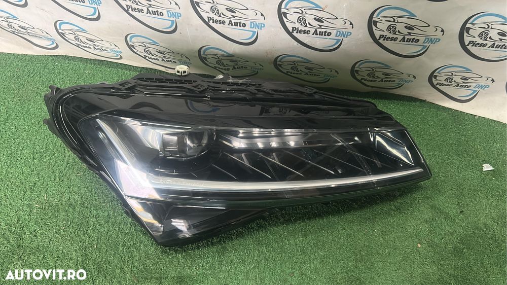 Far dreapta skoda superb 3 crystal lighting - 1