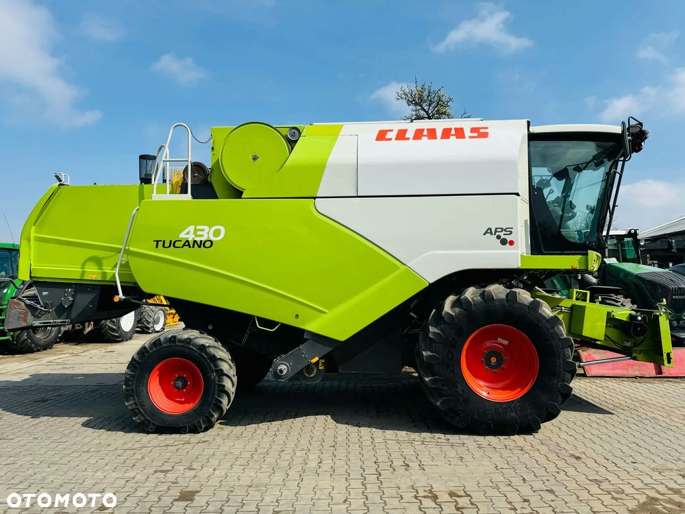 Claas Tucano 430 APS - 11